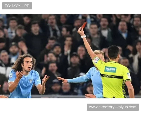 VAR决策再引争议,裁判协会确认拉齐奥未获点球正确 VAR决策再引争议,裁判协会确认拉齐奥未获点球正确